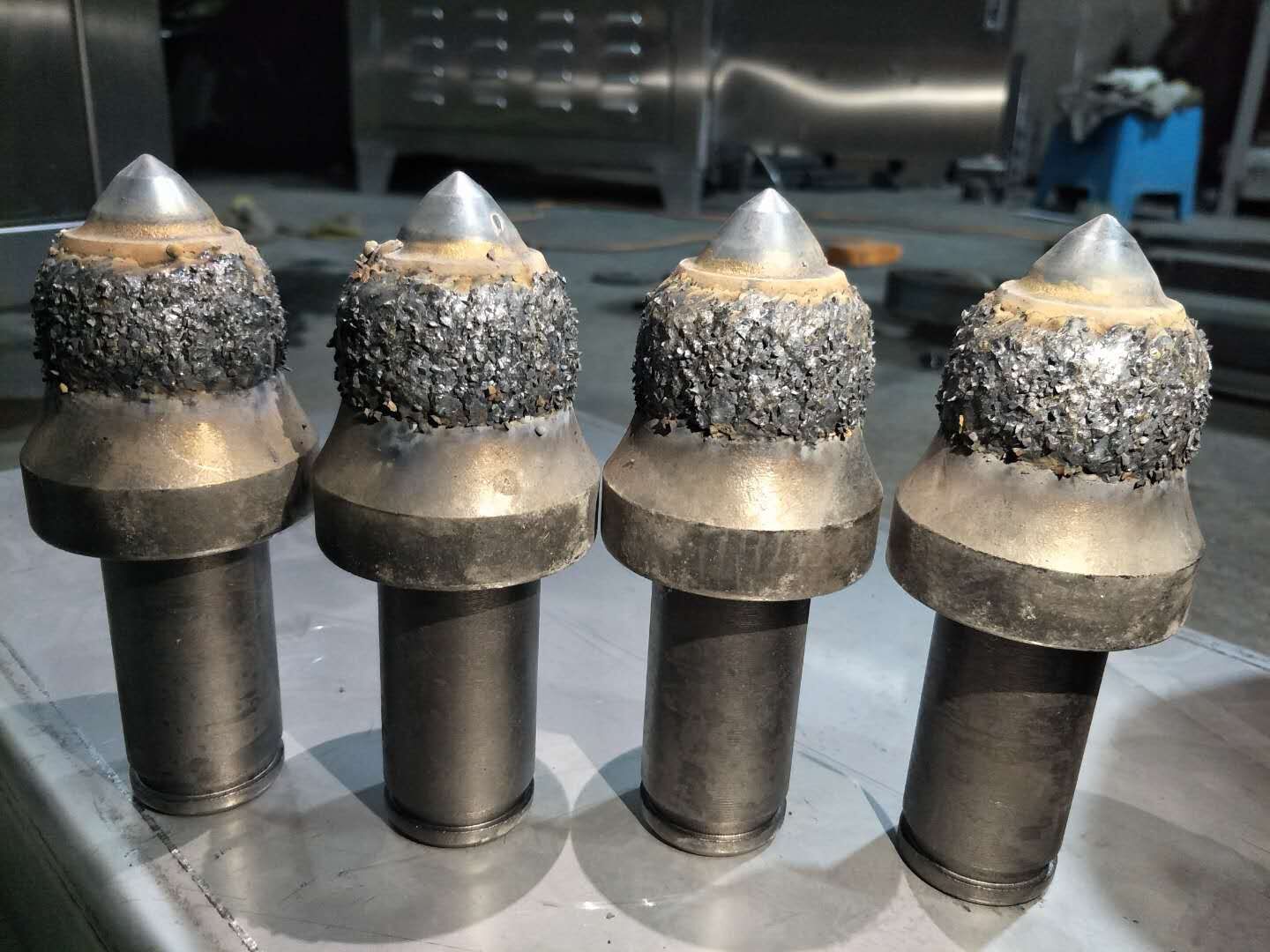 合金颗粒堆焊截齿效果