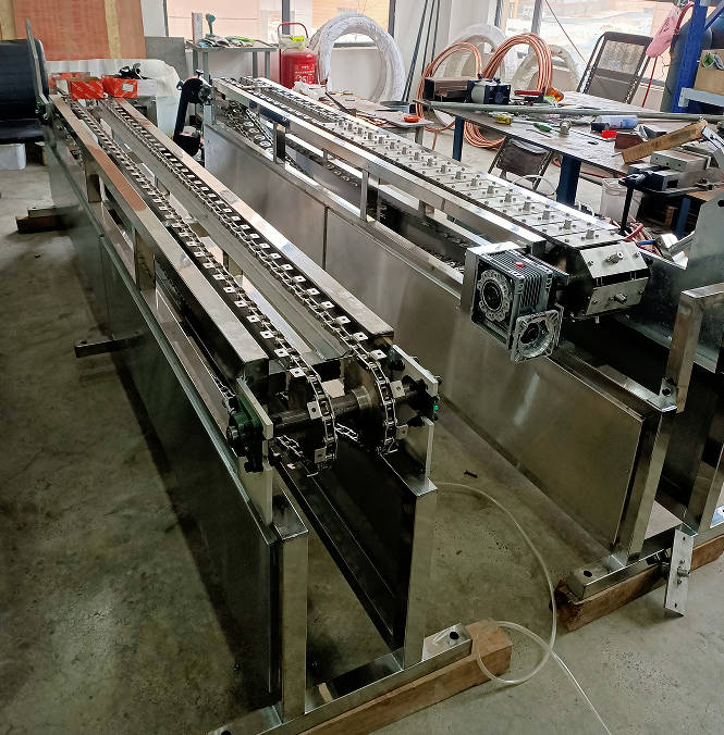 截齿焊接生产线行走工装755.jpg 截齿焊接生产线行走工装755.jpg